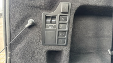 Land Rover Discovery 3.0 D300 R-Dynamic SE 5dr Auto Diesel Station Wagon